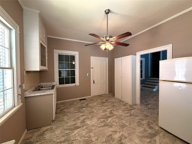 Photo - 3716 Avenue K