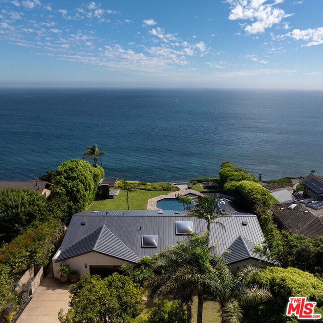 Building Photo - 29020 Cliffside Dr