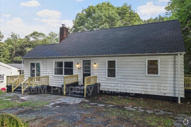 Building Photo - 355 E Brown St Rental