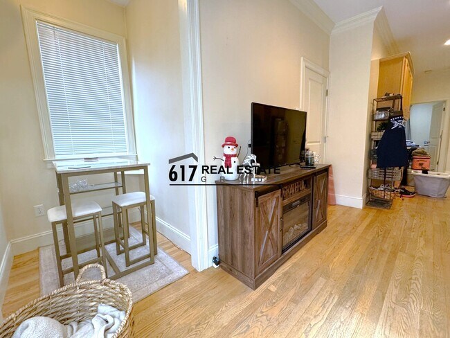 Photo - 25 Lothrop St Unit 1
