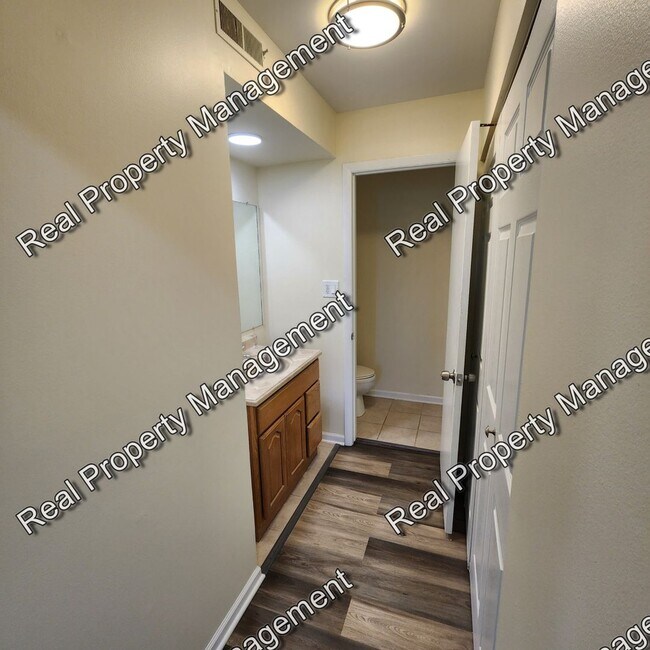 Photo - Updated Main Floor Two Bed 1.5 Bath Apartment