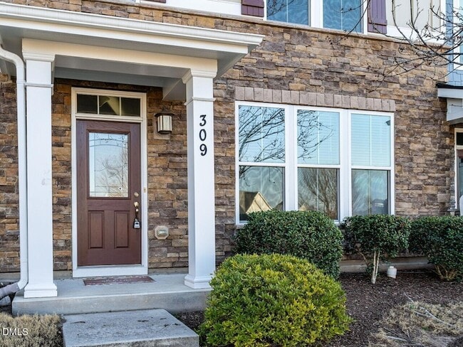 Photo - 309 Roundhouse Lane