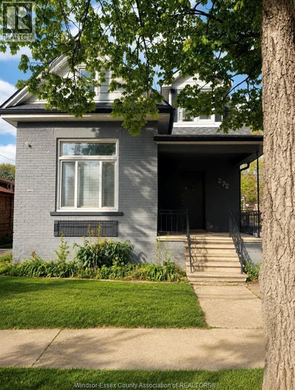 Photo - 272 McKay Ave