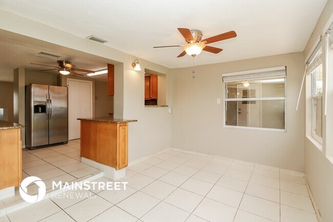 Photo - 3904 Elmwood Dr