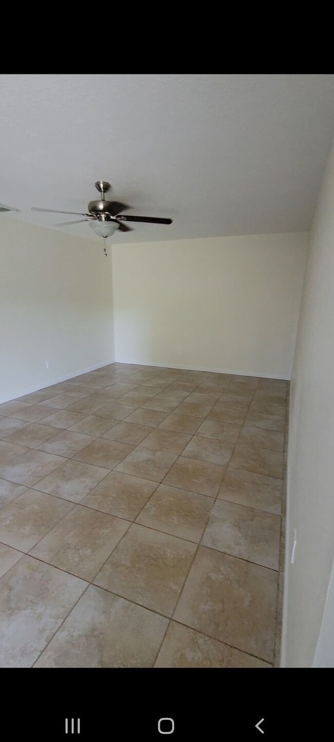 Living room - 4523 Elmcrest Ct