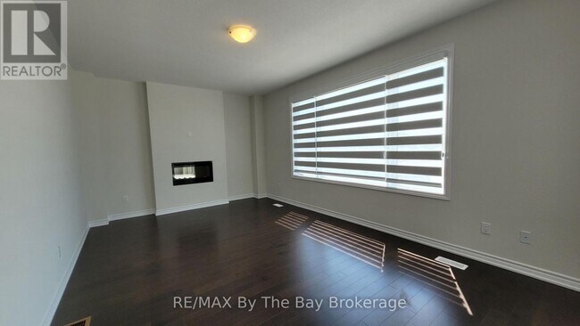 Photo - 90 Sun Vly Ave