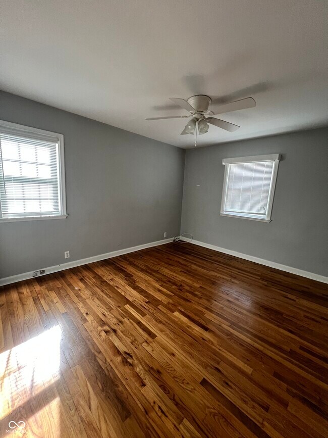 Photo - 4728 Boulevard Pl