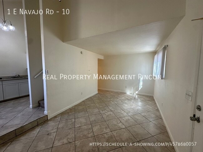 Building Photo - 1 E Navajo Rd Unit 10