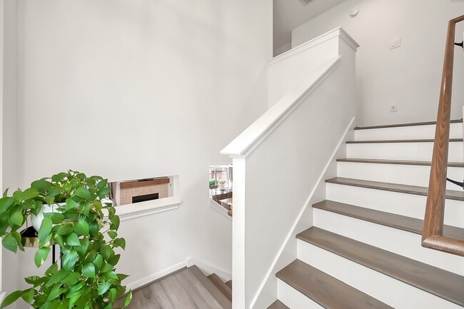 Photo - 246 N Walden Elms Cir