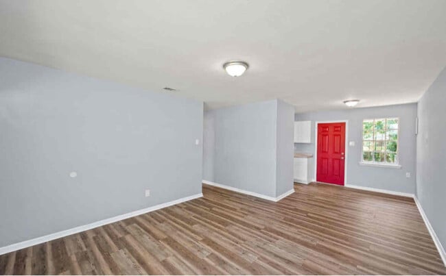 Photo - 410 W 16th St