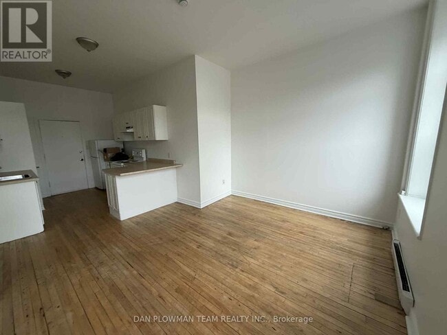 Photo - 8 Simcoe St N Unité 205