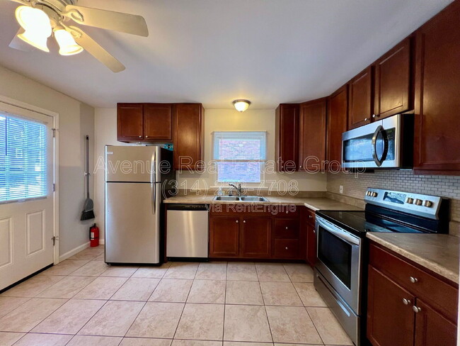 Photo - 1015 Commodore Dr Unidad A