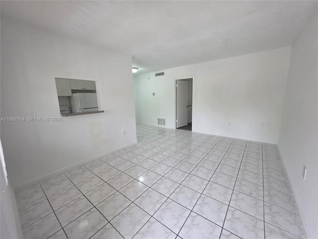 Photo - 8380 SW 65th Ave Unidad Q06
