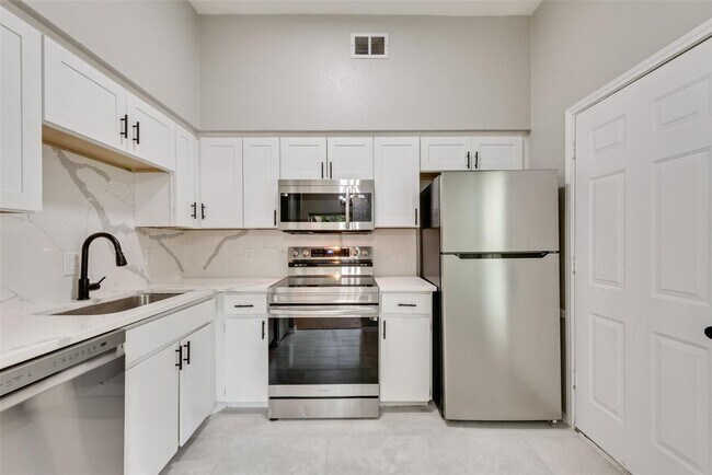 Photo - 10406 High Hollows Dr