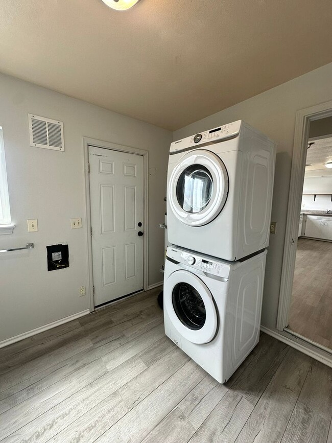 Photo - ** 3-Bedroom ~ Upgraded ~ House for Rent in Sought After East Wenatchee **