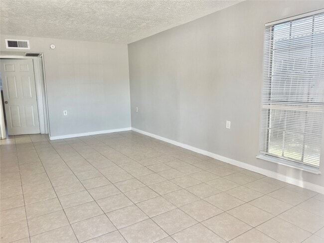 Building Photo - 9413 Grannis St Unit B Rental