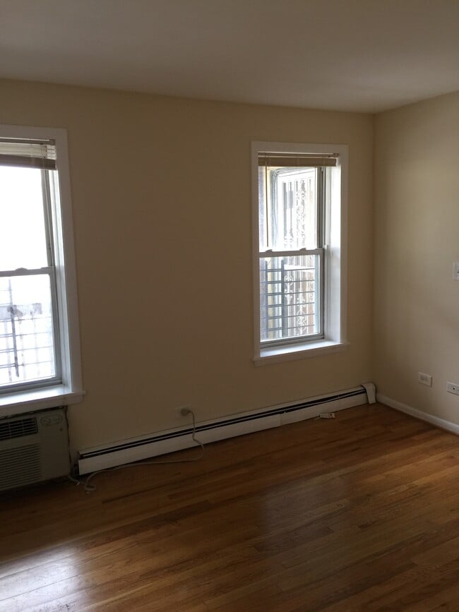 1162 - 1168 N La Salle Blvd