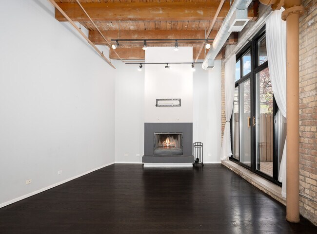 Photo - 2300 W Wabansia Ave Unit 107