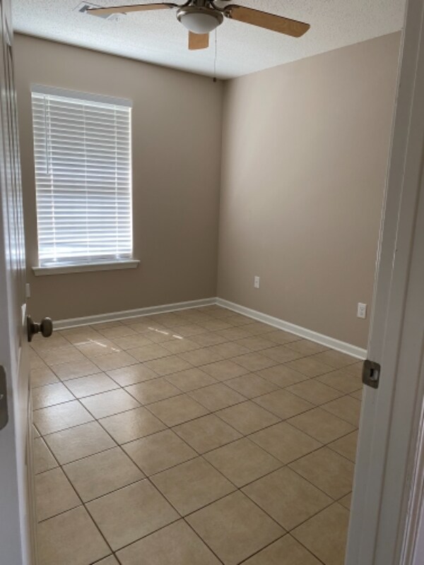 Photo - 1103 W Myrtle St Unit A