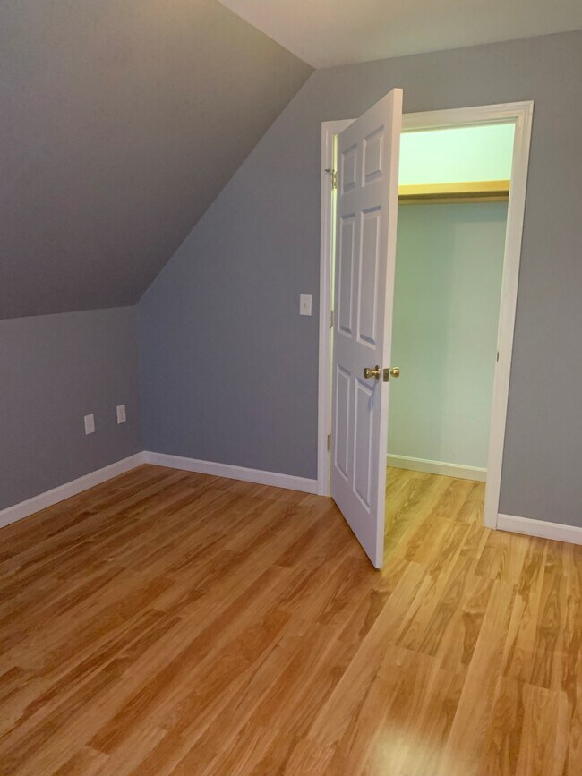 Photo - 19 Summerfield Ln
