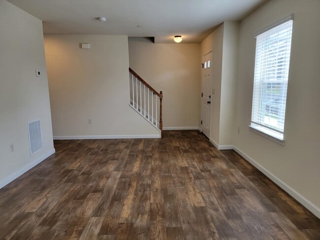 Photo - 726 Farmwood Ln