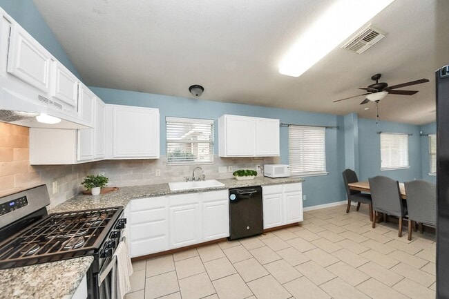 Photo - 20919 New Leaf Ct