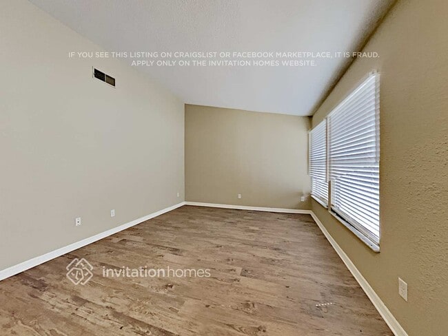 Photo - 979 N Jerico Dr