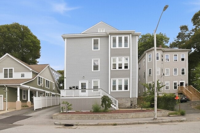 Building Photo - 8 Hooper St Unit 3