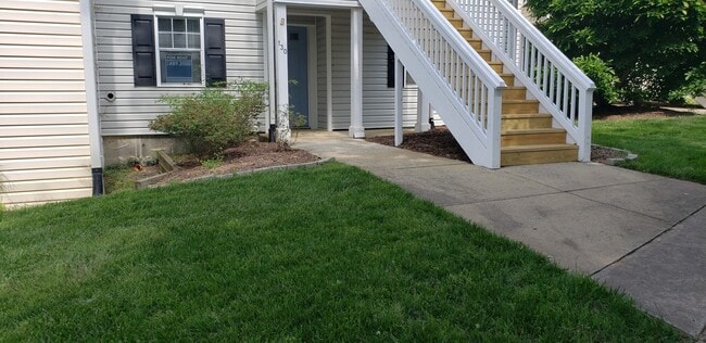 Building Photo - Coming Soon! Spacious 2BR, 2BA Condo in Desirable Chapel Hill Community