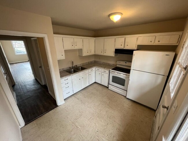 Photo - 146 Tusculum Rd