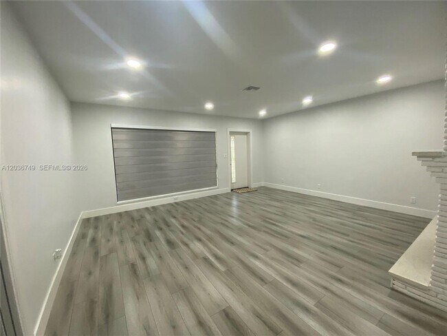 Photo - 1845 Thomas St
