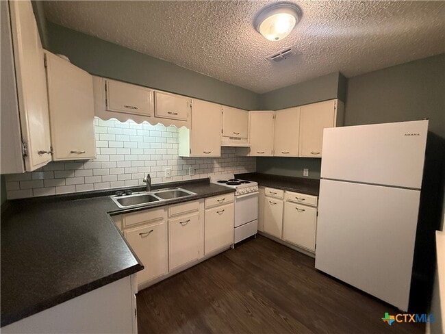200 Olsens Acres Unidad I-1