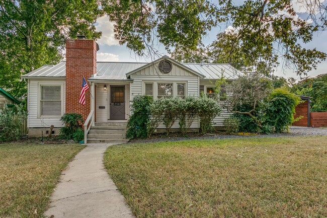 3-BEDROOM HOME IN ALAMO HEIGHTS - 3-BEDROOM HOME IN ALAMO HEIGHTS