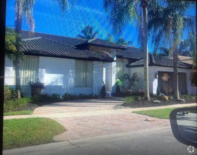 Building Photo - 28 NW 108th Way Rental
