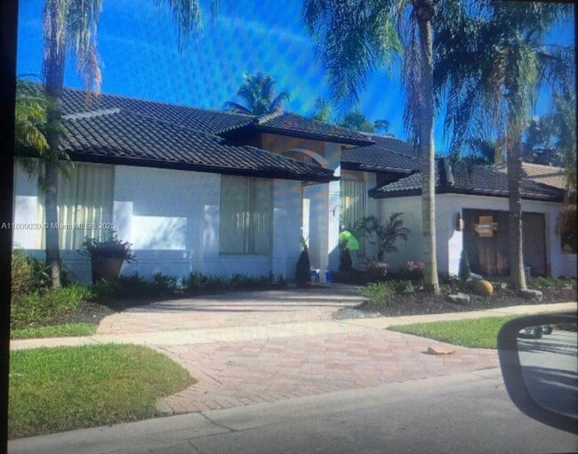 Photo - 28 NW 108th Way House