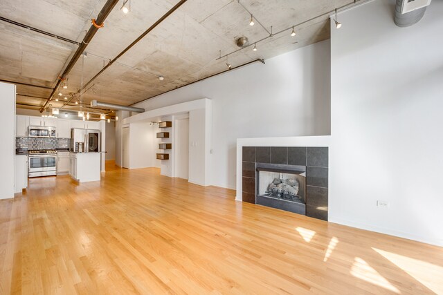 Photo - 933 W Van Buren St