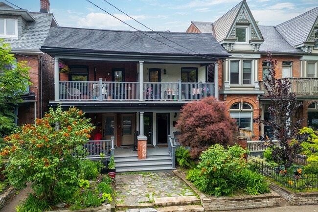 Building Photo - 412 Wellesley St E