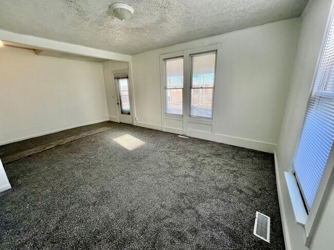 Photo - 701 S Center St Unit #1