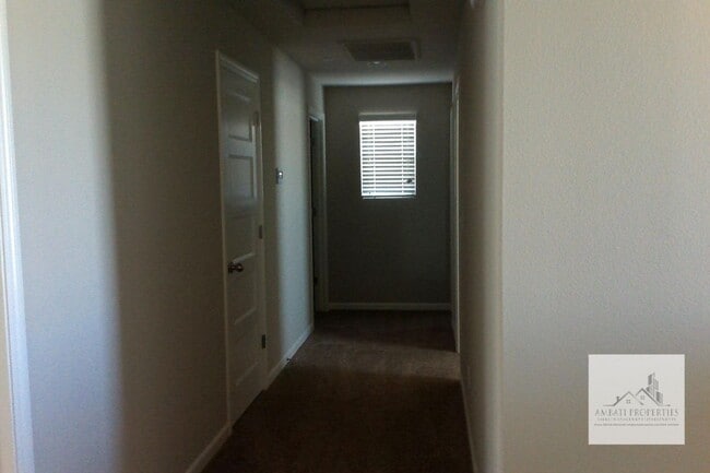 Photo - Beautiful 3 Bedroom Home in Harlan Ranch