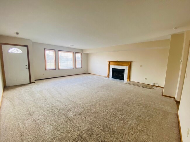 Photo - 7491 Shisler St NE