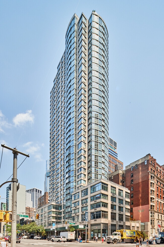 800 Sixth Apartments