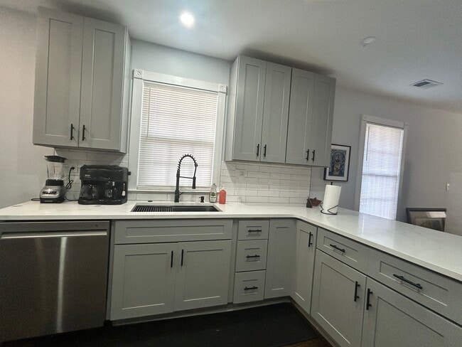 Photo - 551 Culberson St SW