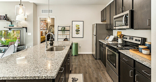 Building Photo - Stadium Apartments: Off-Campus Student Ho...