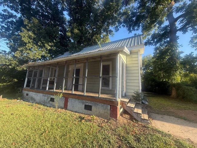 Building Photo - 102 Butler St