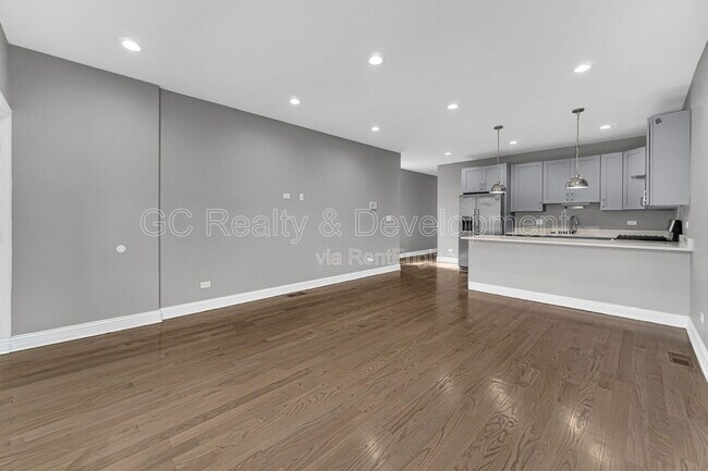 Photo - 1048 N Lawndale Ave Unidad 1