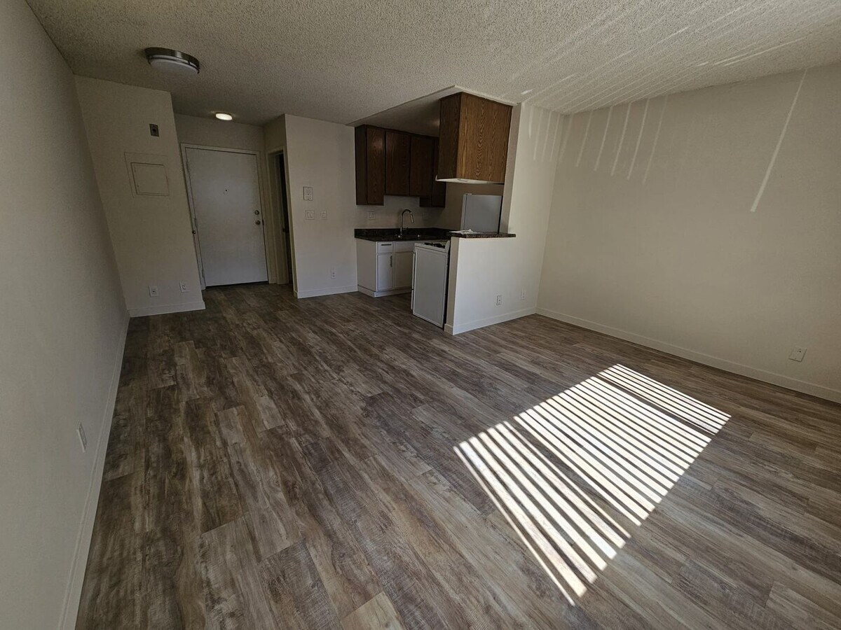 Photo - Commerce-10042