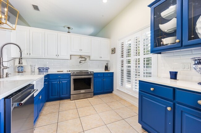 Photo - Charming 3 Bedroom , 2 Bath Country Home with Lake Views