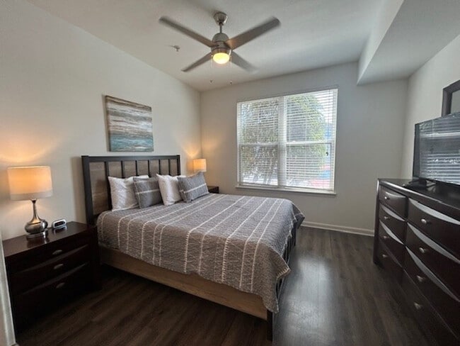 Photo - 555 14th St NW Unidad ID1335083P