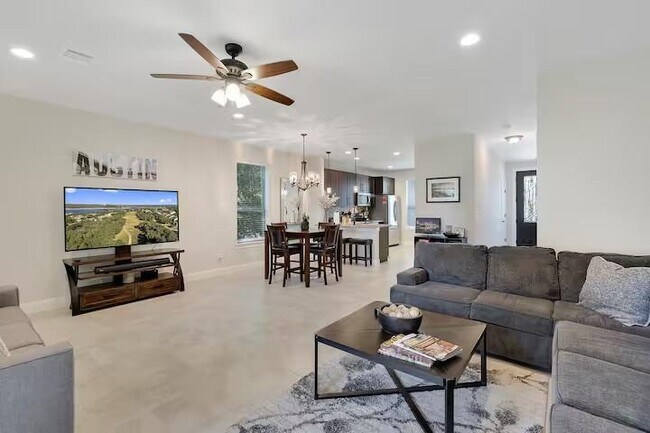 585 Demarett Dr