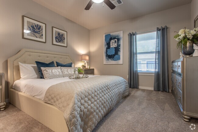 1 BR, 1 BA - 605 SF - Urban Oaks at Conroe